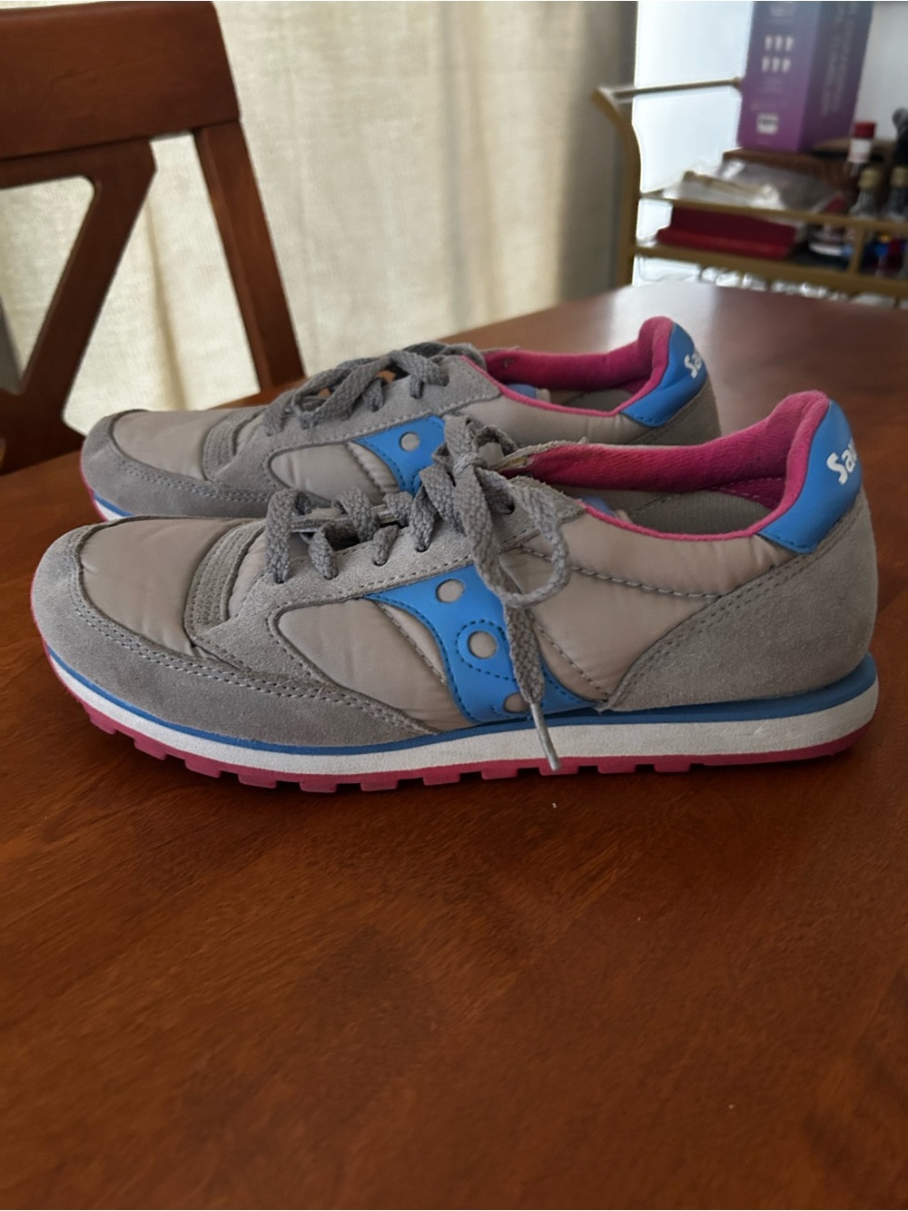 Saucony Jazz Low Pro Women’s Gray with Blue Sneakers with Pink Lining